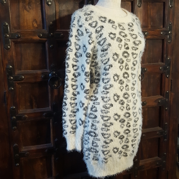 Chic Leopard-Print Boho Sweater Dress *L* - Picture 2 of 8
